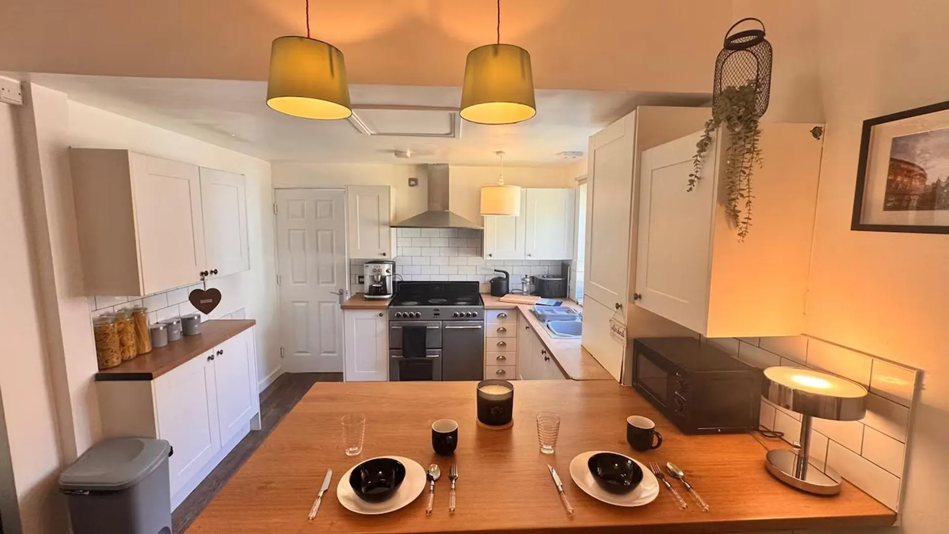 Spacious Norfolk Park Haven, Wifi, Parking, Garden, 6-Bdr, Sleeps12, Family